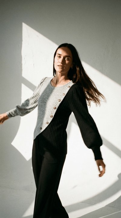 KAIA | PULL À MANCHES LONGUES ÉLÉGANT AVEC BOUTONS